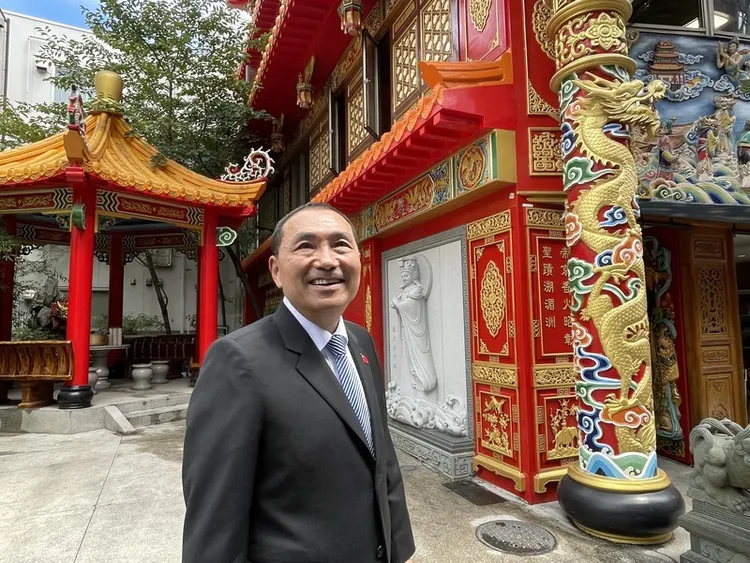 侯友宜31日展開3天的訪 日「友誼之旅」，首站抵東京媽祖廟。 中央社