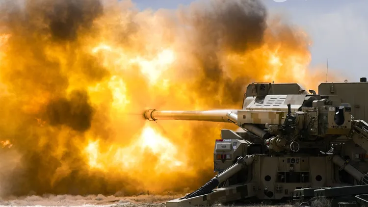 中共解放軍火砲射擊。翻攝解放軍軍網