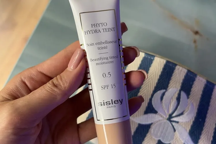 當中的清透水感保養飾底乳#0.5是今年夏天推出的新色。翻攝吳速玲IG