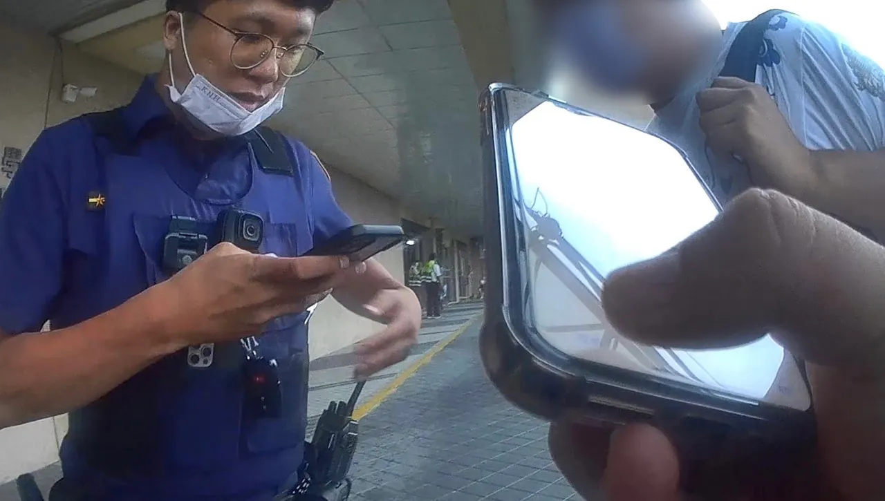 民眾向警方求助。翻攝畫面