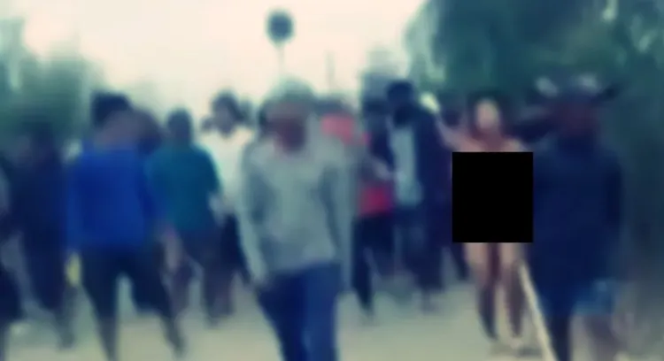 印度東北曼尼普爾省5月4日發生2名部落女子被暴民脫光遊街並性侵事件。翻攝twitter/ Manipur