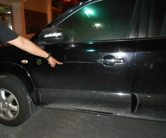 李男沿途擦撞3車。翻攝畫面