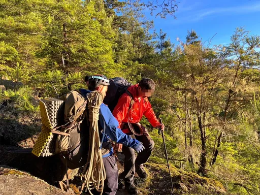 6人登山隊攀南三段下山少1人 南投警消連夜入山搜尋!60歲男獲救