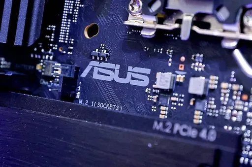 華碩股價波動 公告6月每股賺1.55元