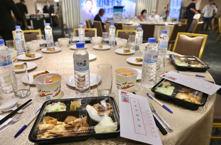 今天「厚友誼」後援會，共計席開15桌，邀請超過150位前、現任立委。林林攝