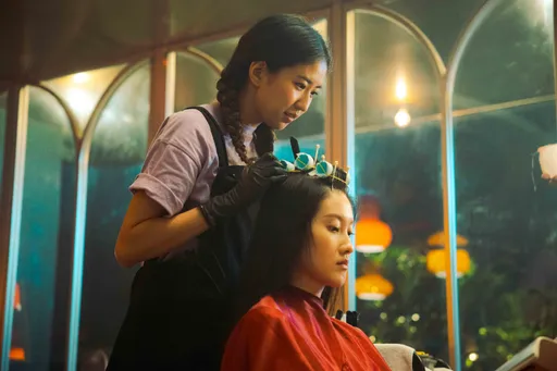 當歌手不容易! 9m88私下兼差洗頭小妹畫面流出