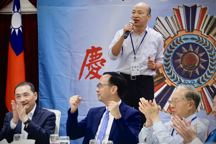 韓國瑜致詞講起個人歷練，致詞近5分鐘未提侯友宜。林林攝