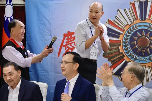 尷尬同台!韓國瑜致詞5分鐘「完全不提侯友宜」 韓粉喊他選總統