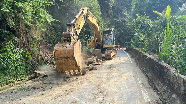 4小時後順利搶通。讀者提供