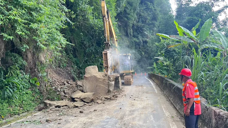 怪手到場處理。讀者提供