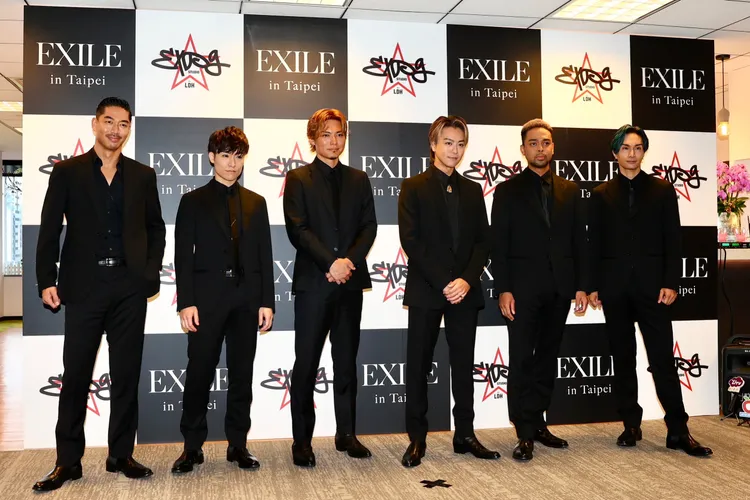 AKIRA（左起）帶著TETSUYA、SHOKICHI、TAKAHIRO、NESMITH、KENCHI來台演出。彭欣偉攝