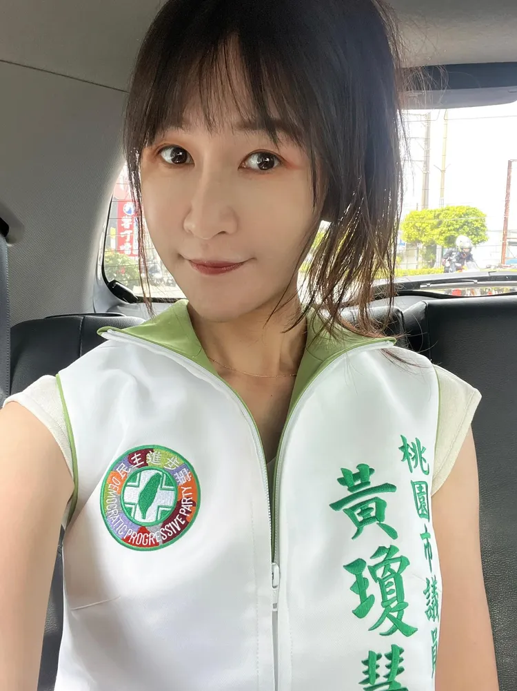 「鄉民女神」桃園市議員黃瓊慧看了館長發文後表示，「我看到那兩張照片頓時哭暈。」翻攝黃瓊慧臉書