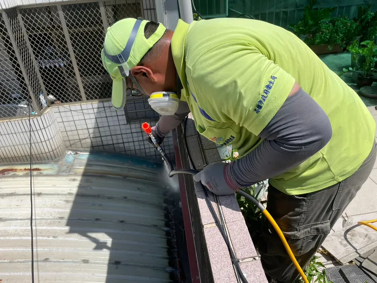 高雄登革熱本土確診及疑似個案各增1例，市府持續清消作業。翻攝畫面