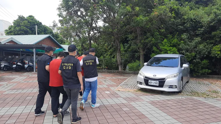 警方共逮捕4名嫌犯。民眾提供