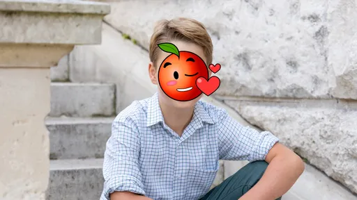 英國喬治王子10歲了 陽光燦笑宛如小大人