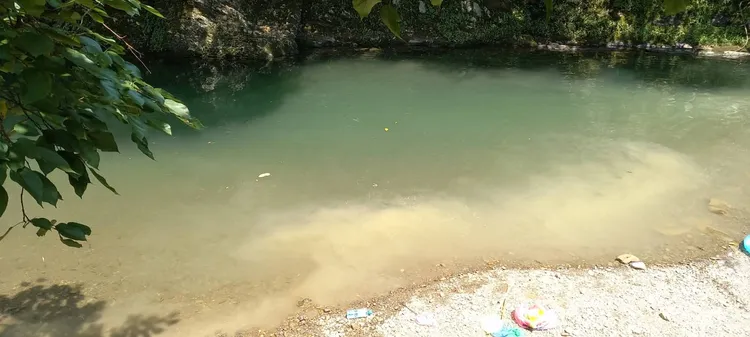 現場溪水水深2米以上。翻攝畫面