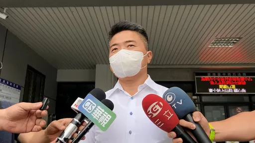 颜宽恒夫妇被控窃占国有地等3罪首度出庭 怒轰司法为政治服务