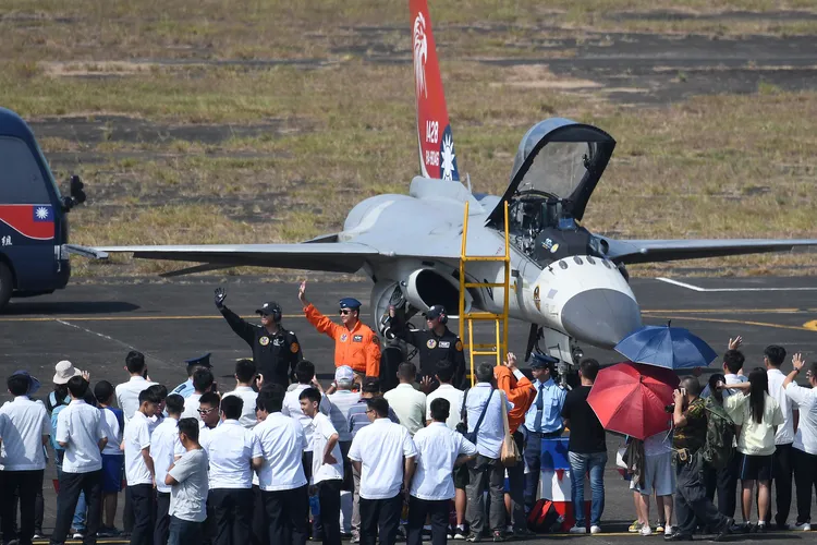 活動提供民眾近距離欣賞大型軍機的絕佳機會。資料照片