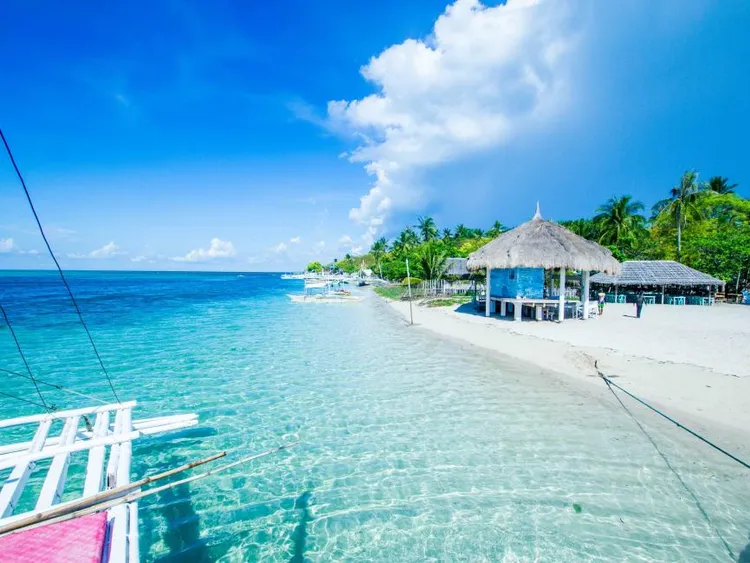 KKday推峇里島、宿霧、普吉島、長灘島迷你小包團 每人最低17,900元起。業者提供