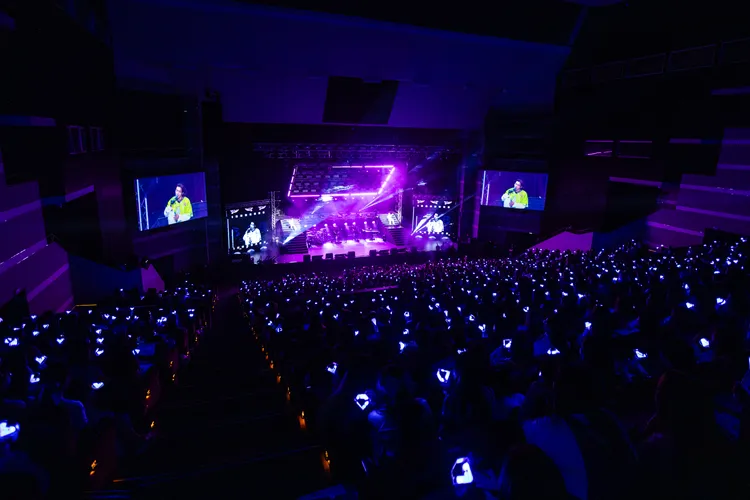 東海、銀赫開唱，3000名粉絲到場朝聖。開麗娛樂提供