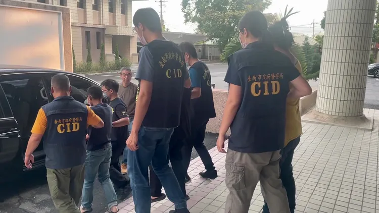 警方擴大追查，近日再逮7名藥腳到案。讀者提供