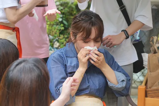 愛紗驚傳錄影氣喘病發作 雙腿癱軟臉色慘白徐若瑄機靈救命