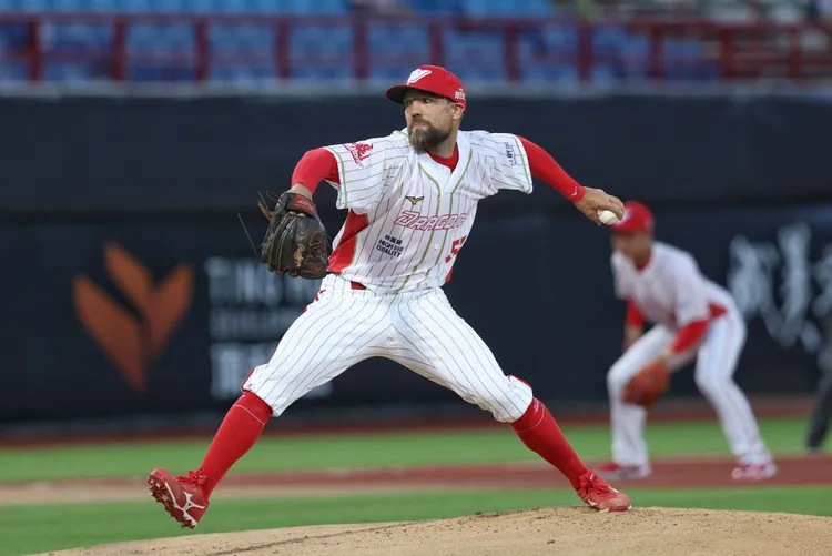 錡龍拿下單場MVP。  味全龍提供