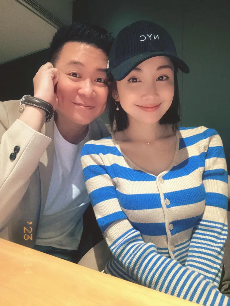 40歲電商天后鍾欣怡和44歲名節目製作人孫樂欣結婚9年，自爆閨房秘辛。翻攝《鍾欣怡 Cathy Chung》粉絲頁