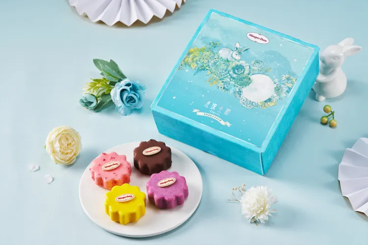 Häagen-Dazs「璀璨星願」禮盒有櫻桃覆盆子、百香果新風味脆皮結合冰淇淋。Häagen-Dazs提供