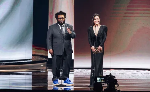 出大包看錯得獎者　網一片罵「艾怡良是不是文盲」