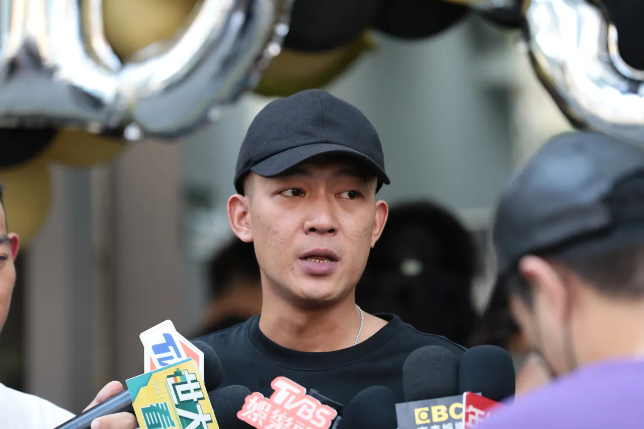 鳳梨今才透露，過去詐騙的阿嬤已往生。彭欣偉攝