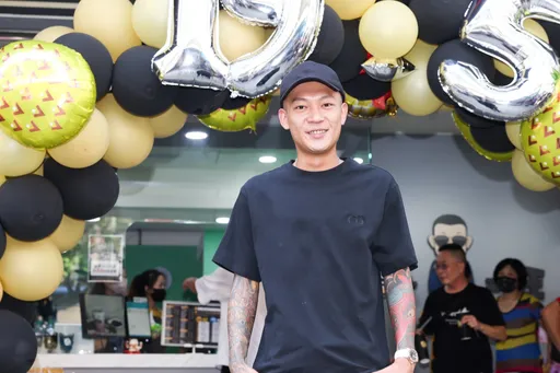 鳳梨昔詐騙狂被陳沂追殺首吐受害阿嬤近況　不怕涉性騷「我都花錢」