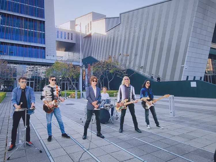 董事長樂團在北流合影。左起為金剛、白董、吉董、咪董、鈞董、小豪。獨一無二娛樂文化提供