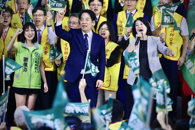 後援會現場湧入超過1500人，並分為三個會場，賴清德皆一一親自打招呼。林林攝