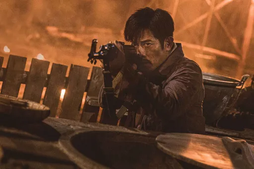 57歲郭富城片場來真的!開AK47真槍險些震穿耳膜