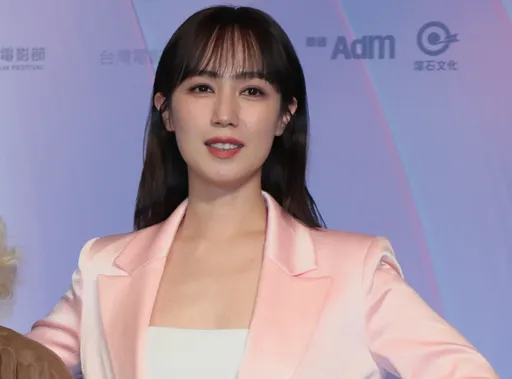 小薰事隔11年才知大牙遭遇 曝《黑澀會》內幕「我是邊緣人」