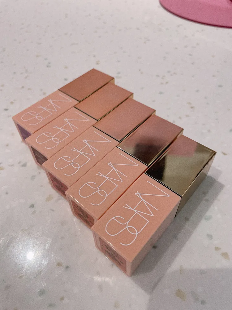 NARS激情過後腮紅露，各7ml／1150元。張家玲攝