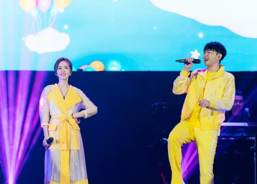 李子森恢單後人氣更旺 緋聞女友突上台同框粉絲驚呆了