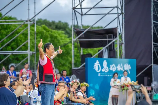 郭台銘出招！挺郭常委跟到花蓮　傅崐萁夫婦熱情相迎：阿銘是台灣之光