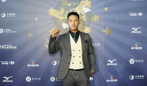 18歲「角落重砲」王念好打擊能力強!被富邦悍將挑起成榜眼