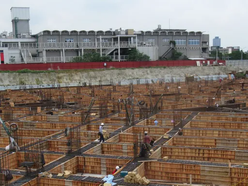 炎炎夏日戶外高溫 竹市府提醒雇主做好防範設施保障勞工安全