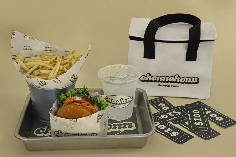CHENN CHENN X RUNNYEGG BURGER聯名快閃店限定「松露海鹽薯薯」套餐。CHENN CHENN提供