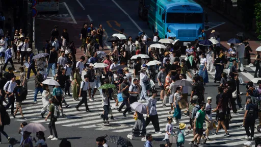 日本「猛暑」近4000人中暑送医 众院议长也热到不适叫救护车