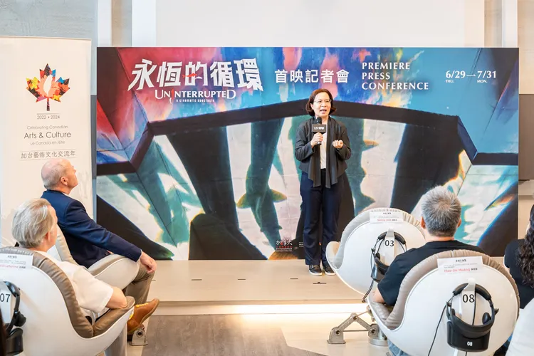 簡美玲副局長表示，高雄市電影館於2017年成立全台首席VR體感劇院，持續開發虛擬實境內容，近年更積極與各國影視團隊交流。文化局提供