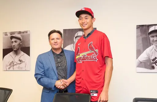 舅舅是郭泓志！台灣火球投手林振瑋和美職紅雀簽約　挑戰大聯盟