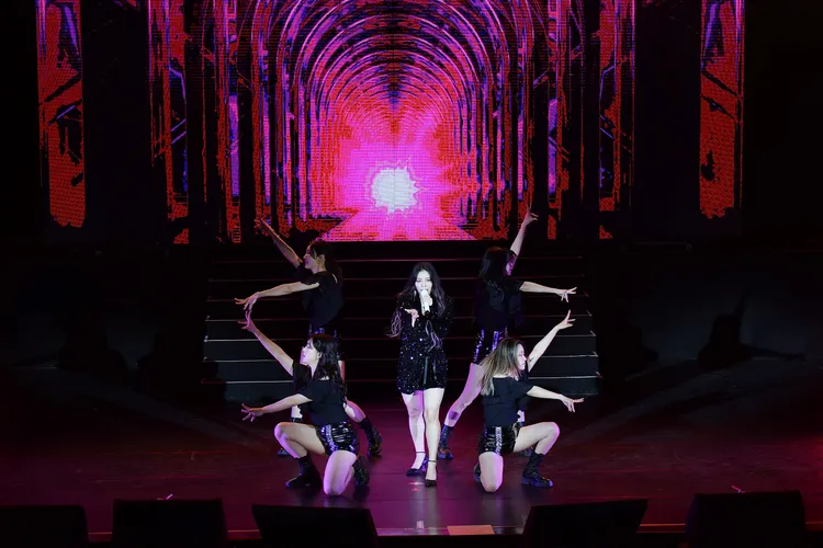 Ailee自帶舞群來台表演。和協整合行銷提供