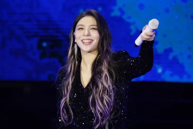 Ailee昨晚開唱，有女粉絲突然跑到台下想握手。和協整合行銷提供