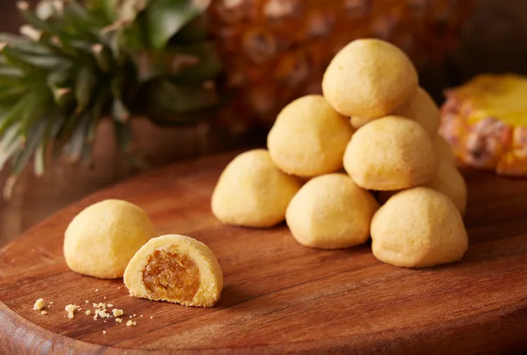 高樹鄉金鑽鳳梨球嚴選屏東高樹鄉金鑽鳳梨，小火慢煮加入麥芽熬製成金黃色澤。Aunt Stella 詩特莉提供