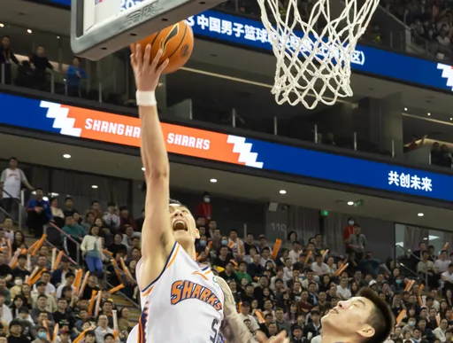沒回台灣打球！劉錚選擇續約上海一年　再戰CBA