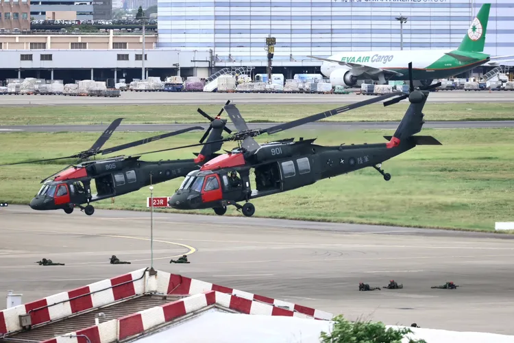 模擬敵軍攻擊我國桃園機場，林林攝